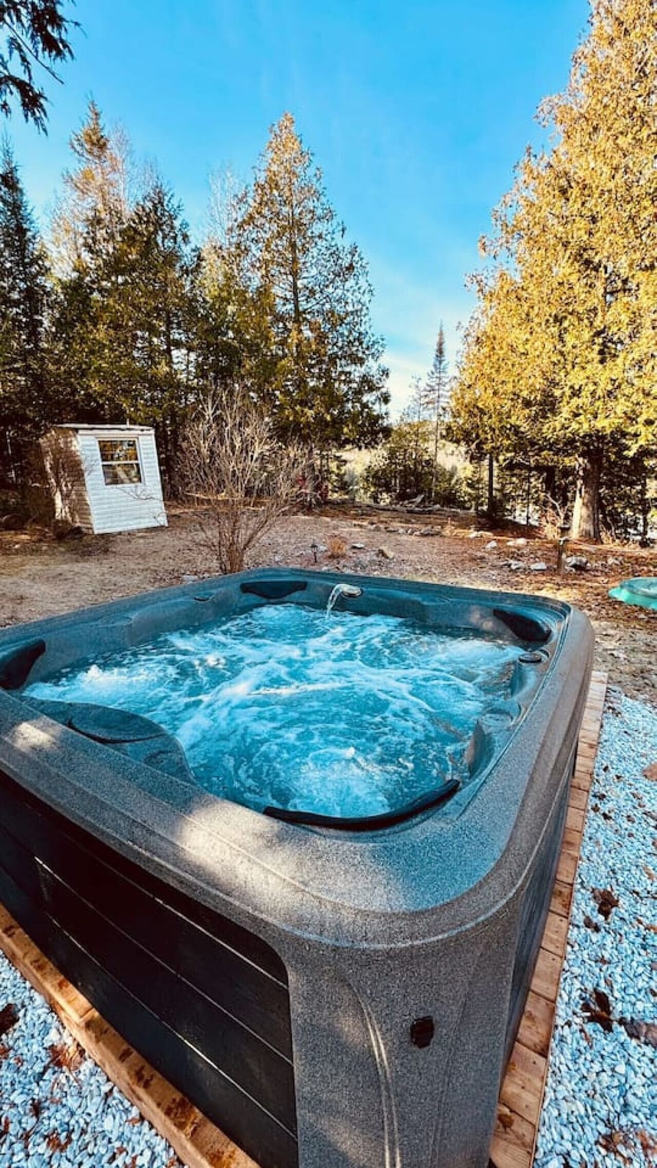 Outdoor spa tub