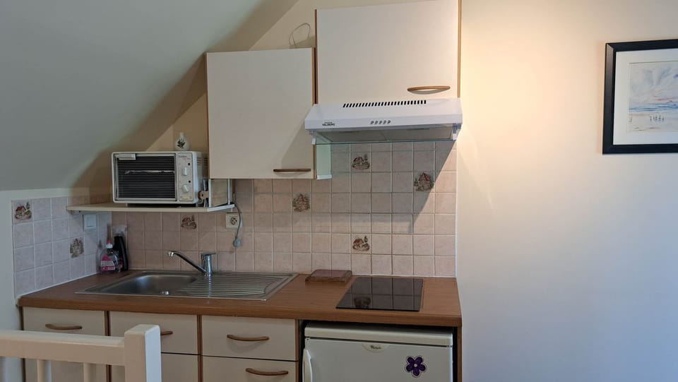 Clos de la Fontaine Dinard, kitchenette du N°5
