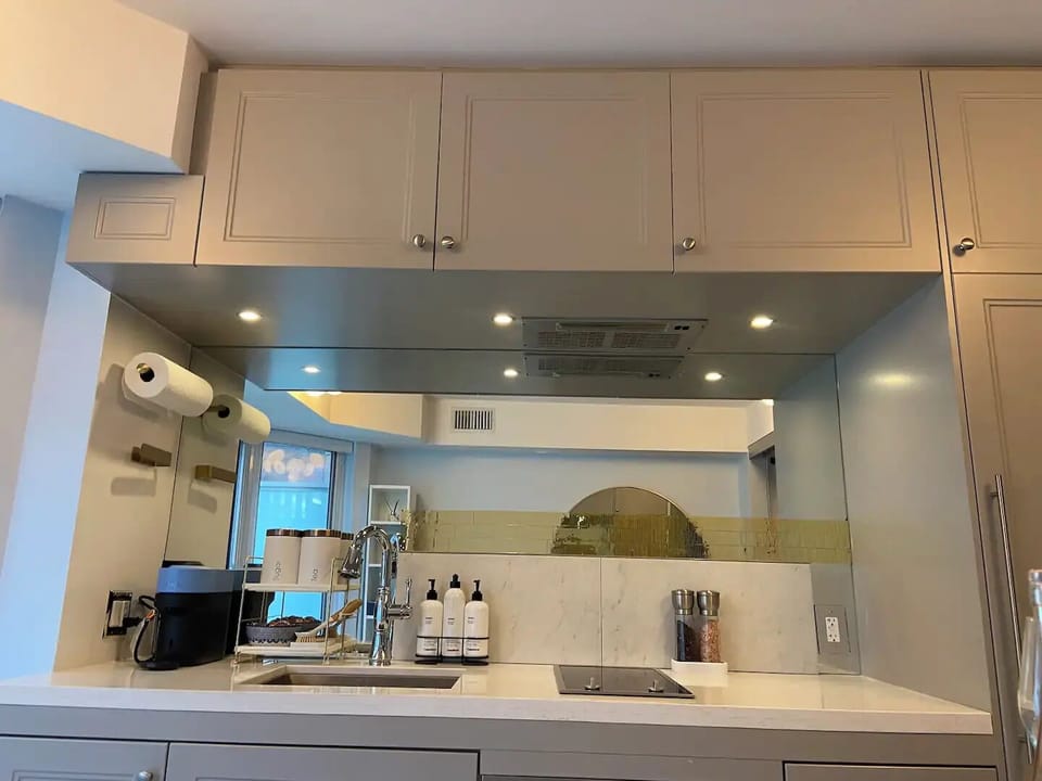 Full kitchen