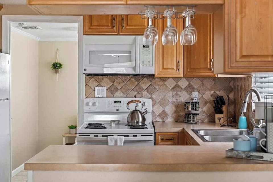 Fully equipped kitchen 																	