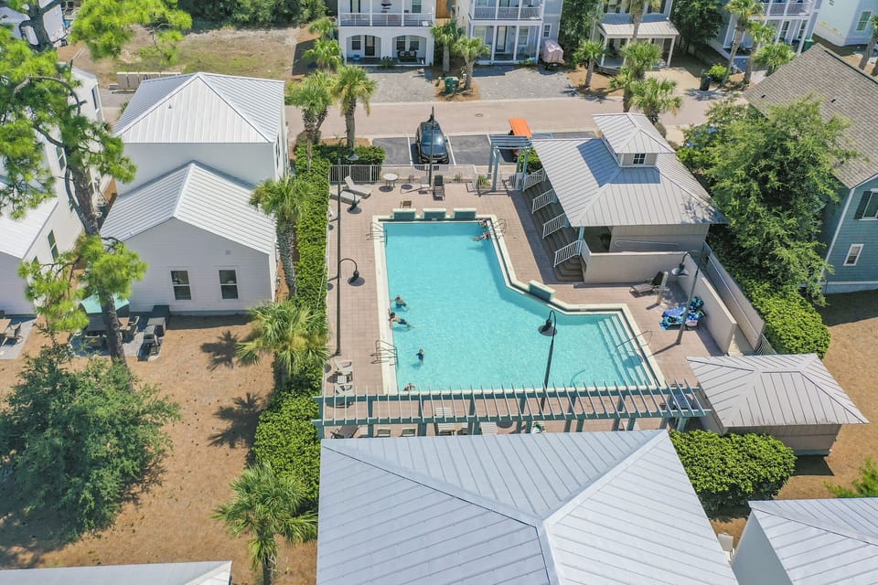 Community Pool is right next door
