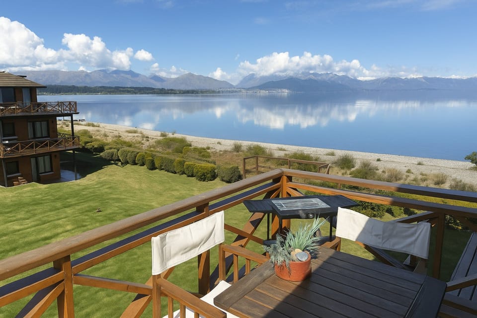 Balcony / Terrace,Mountain view,Lake view