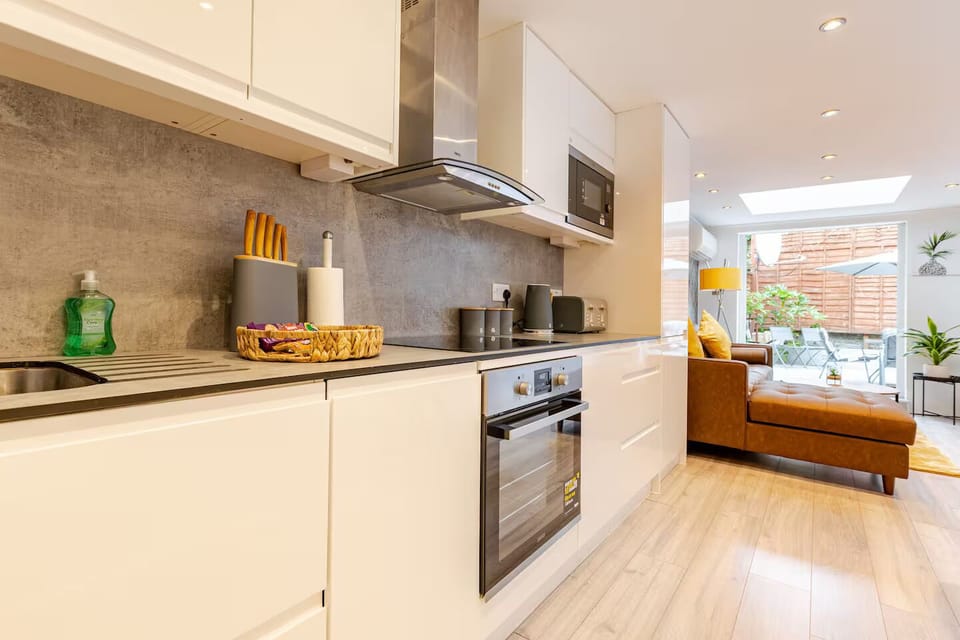 FULL MODULAR KITCHEN