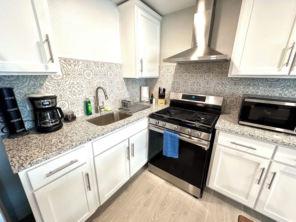 Full Kitchen