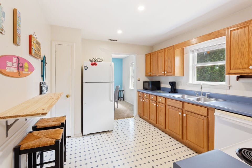 The fully equipped Kitchen makes daily meal prep a breeze!
