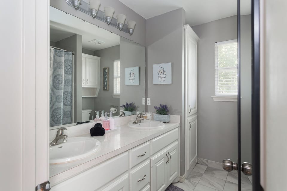 Master bathroom ensuite