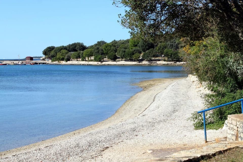 Nearby beaches