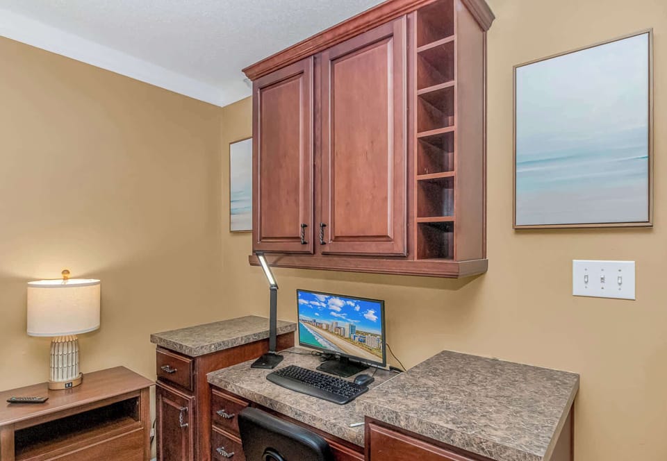 Work productively with this dedicated workspace to keep you focused and efficient, even while away.  Monitor, keyboard and mouse available.