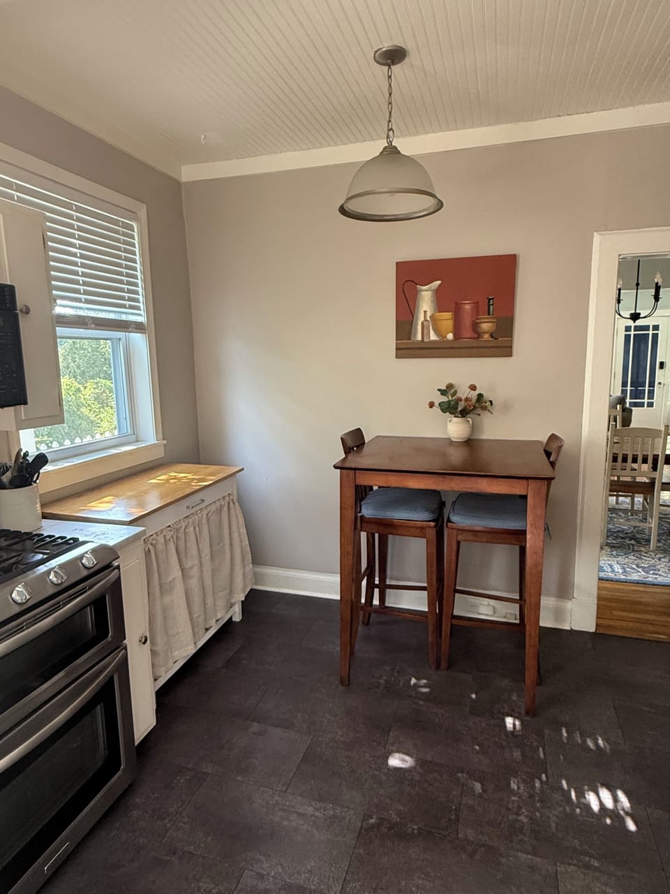 Eat-in bistro table in kitchen