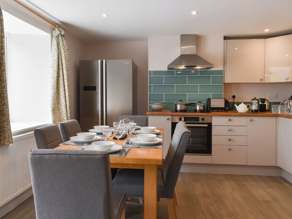 Kitchen | Rose Cottage - Bennacott Farm Cottages, Launceston