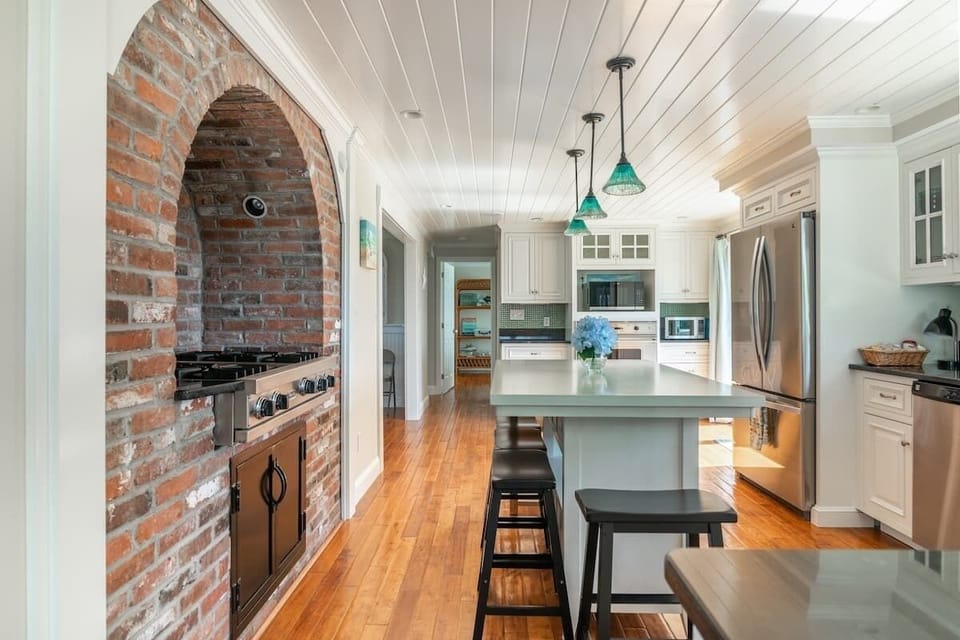 Indoors, Kitchen, Kitchen Island, Home Decor, Refrigerator