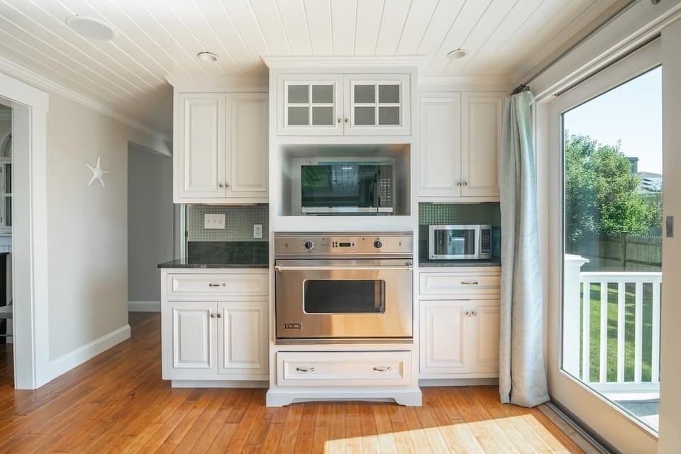 Indoors, Microwave, Oven, Kitchen, Hardwood