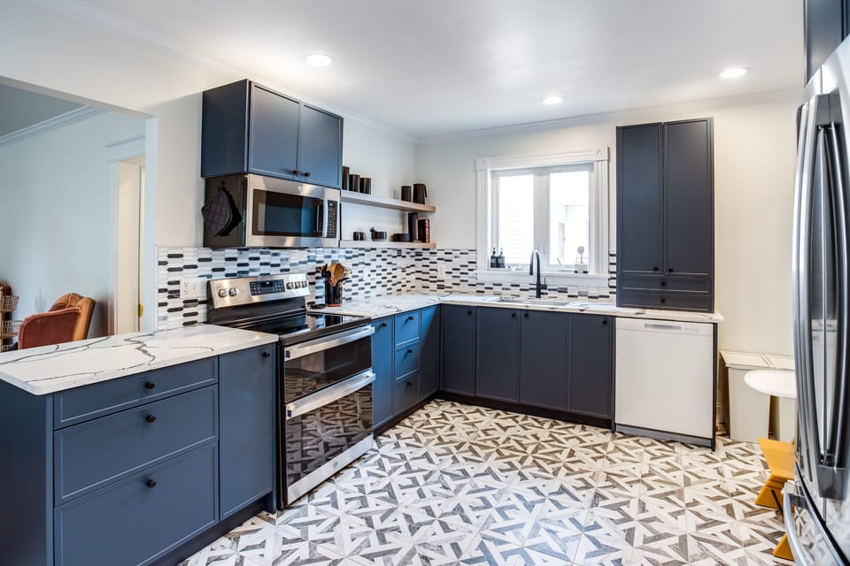 Indoors, Kitchen, Home Decor, Floor, Microwave