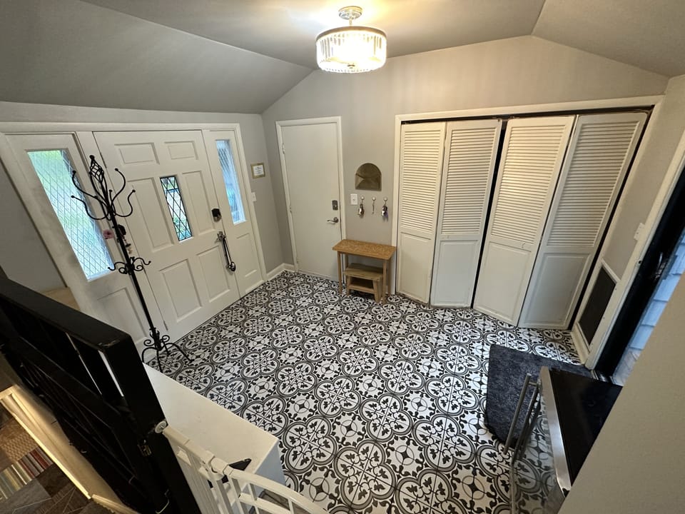 Floor, Flooring, Indoors, Architecture, Building