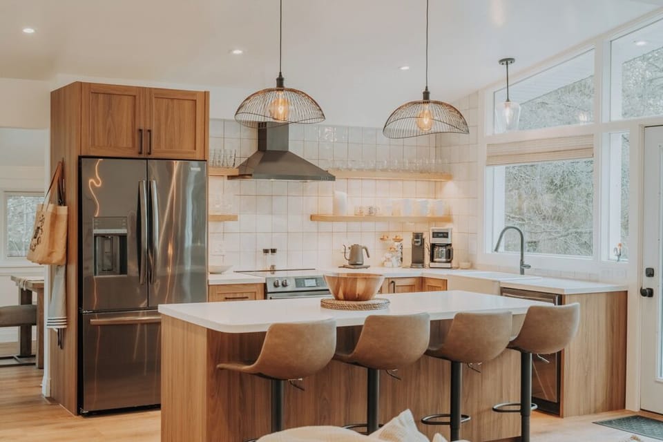 Full kitchen w/ brand new appliances, ready for crafting family feasts