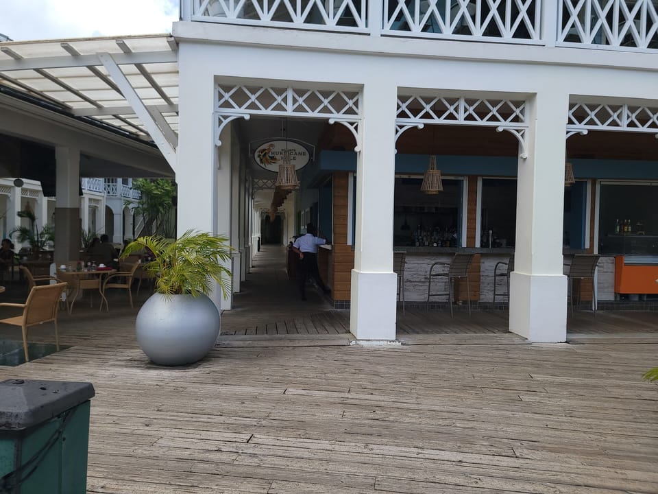 Hurricane Hole Bar