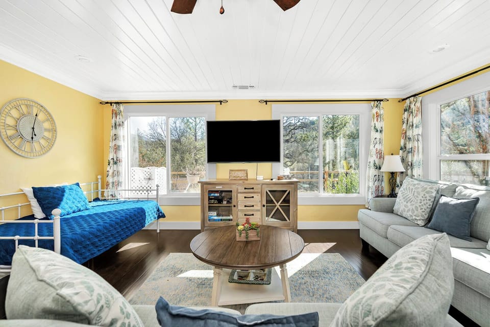 Game room -- second living space with TV