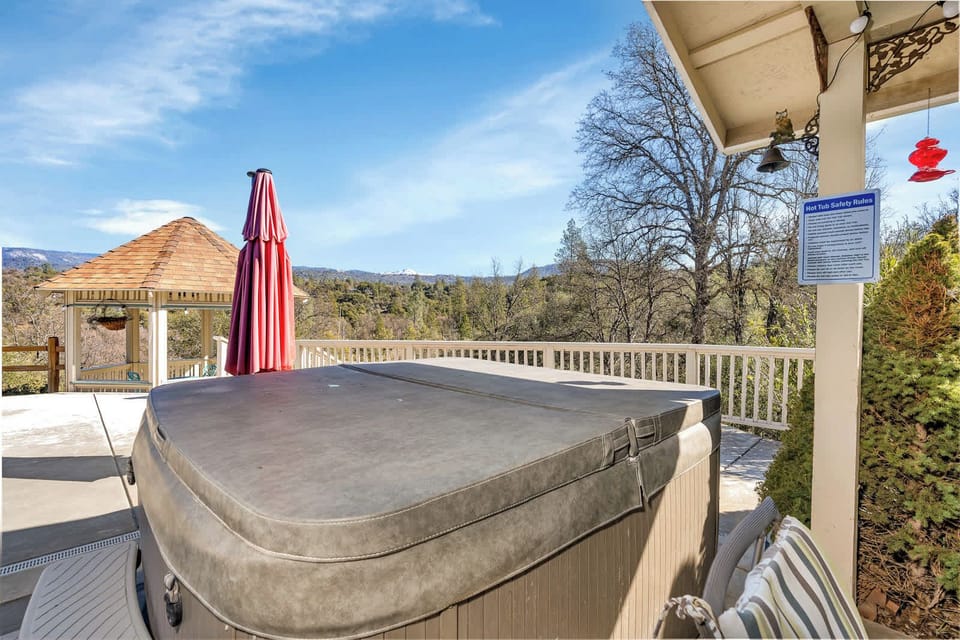 Hot tub available for access!