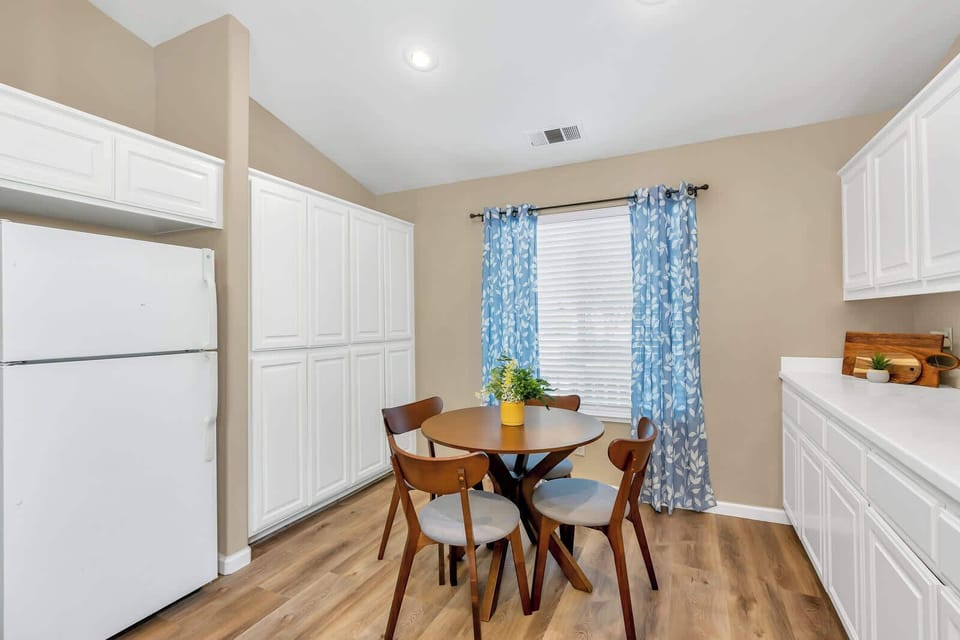 Enjoy meals & morning coffee at the kitchen table, offering seating for 4