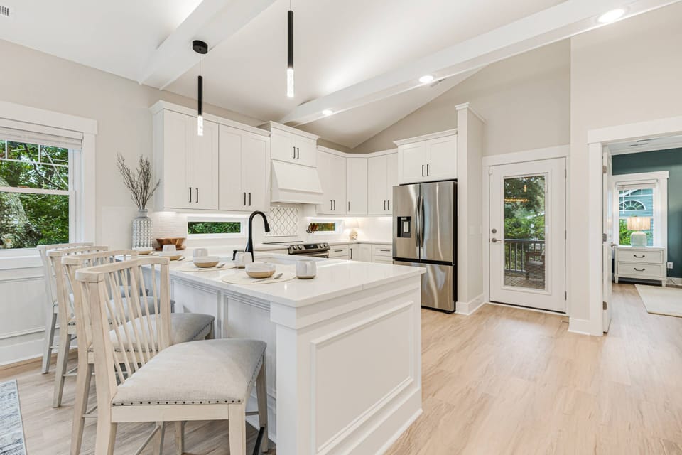 Take a closer look at the kitchen and breakfast bar, stylish and good for preparing meals or enjoying a quick snack.