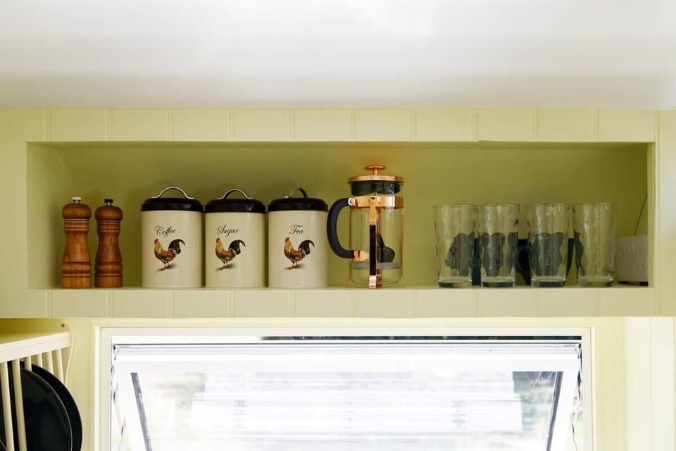 You'll find all the kitchen basics you need to make drinks and basic meals.