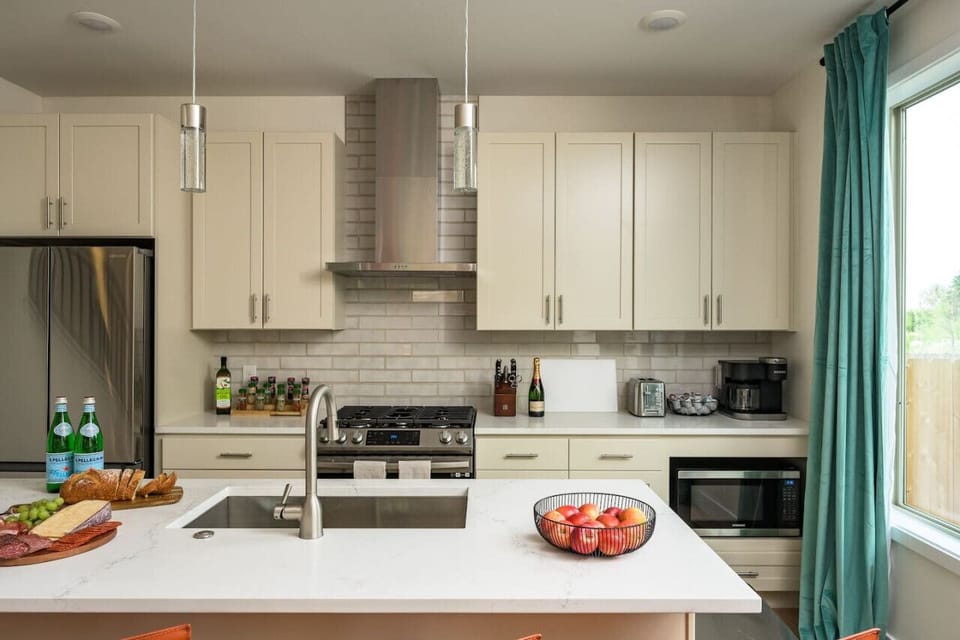 Fully Stocked Kitchen
