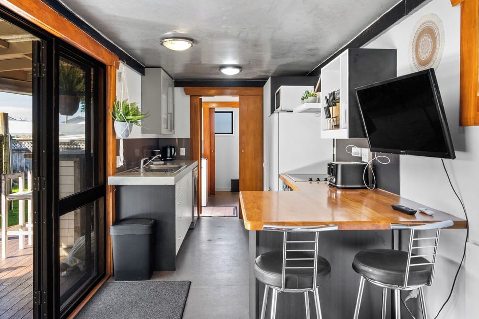 Kitchen/ Dining