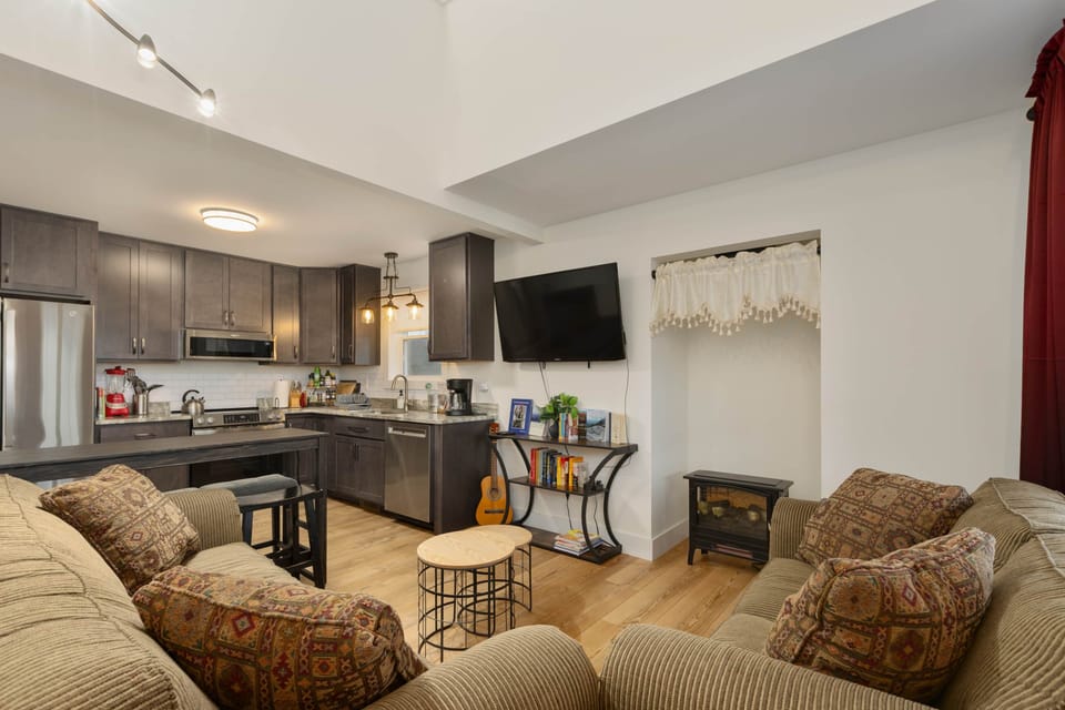 2025 Briggs Dr02
