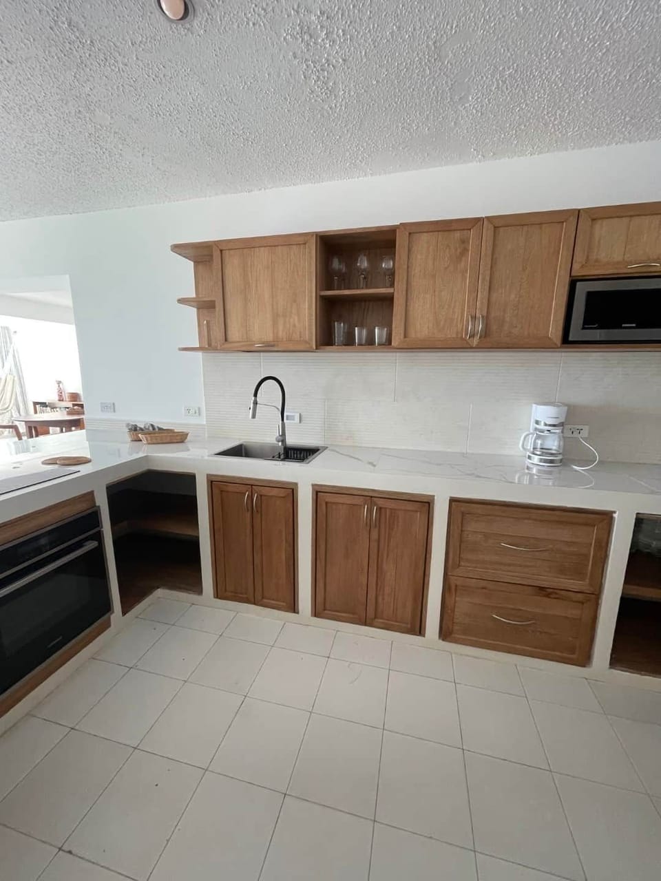 Spacious kitchen