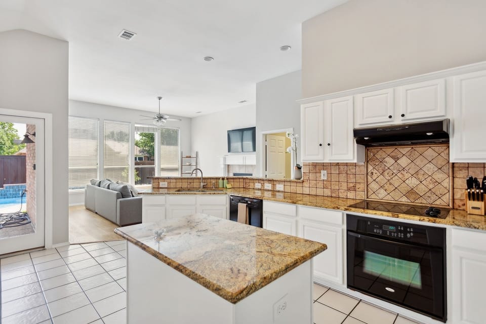 Indoors, Kitchen, Floor, Flooring, Microwave