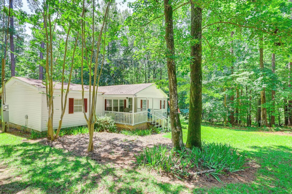 Sparta Vacation Rental | 4BR | 3BA | 6 Steps to Enter | 2,150 Sq Ft