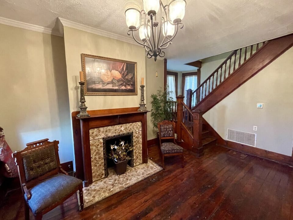 Foyer / Entry Room