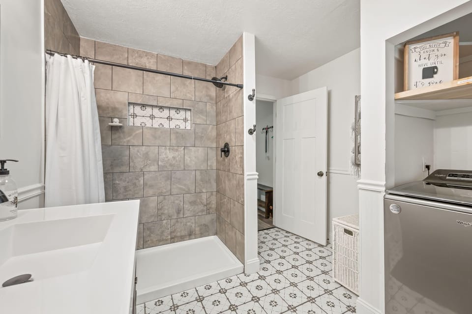 Full Bathroom