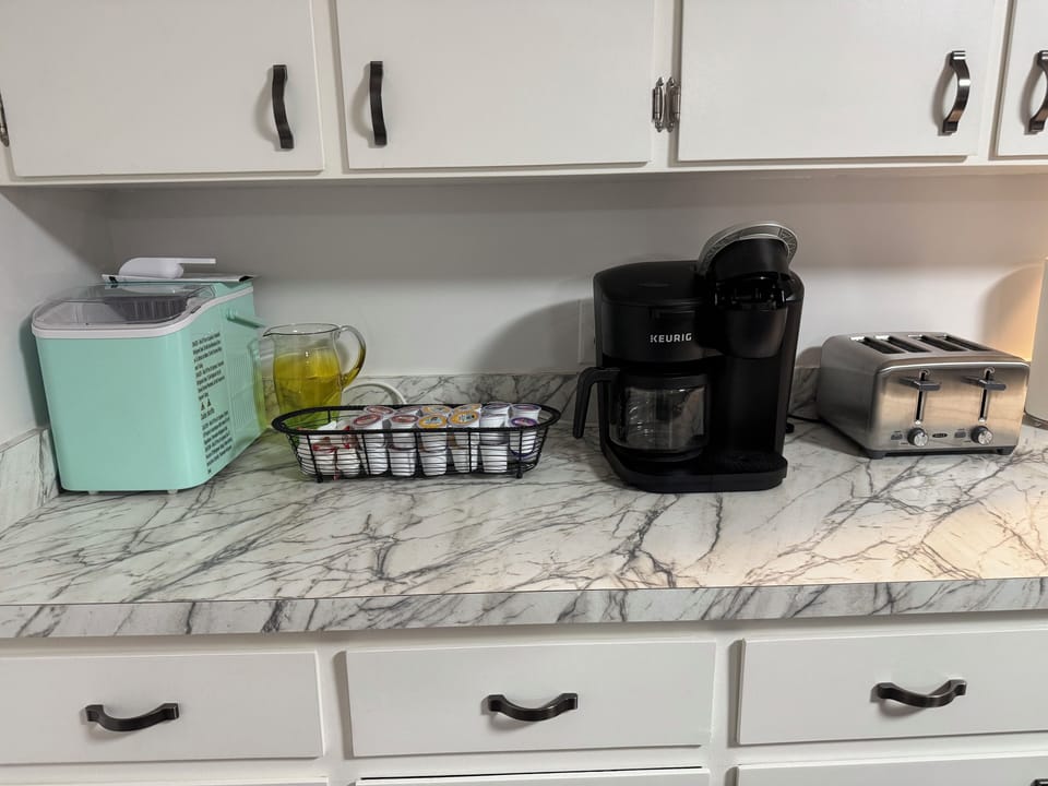 Ice maker, combo Coffee maker , Toaster