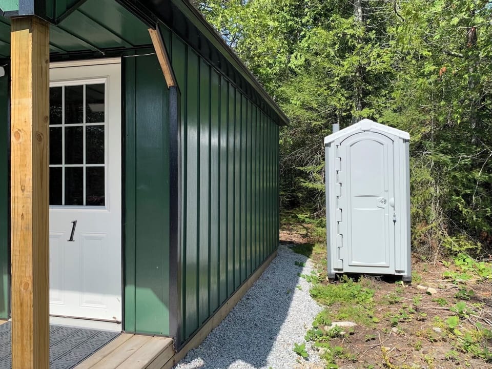 Henry's Cabin - Johnswood Off Grid Cabins on Drummond Island (4621)