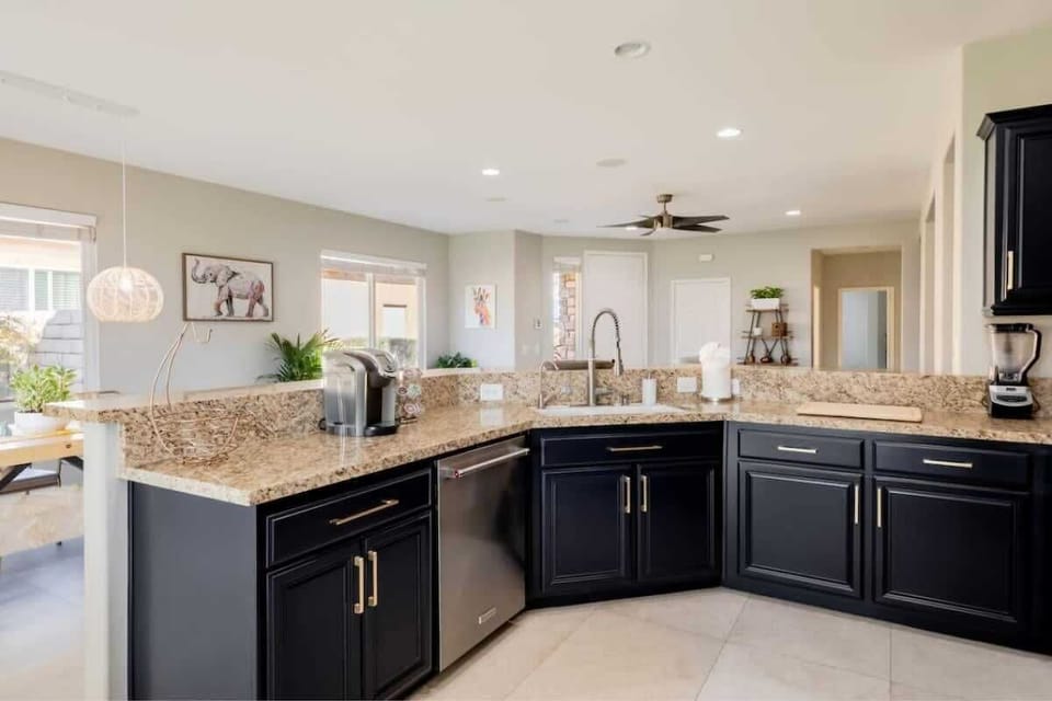 Ample-sized Kitchen