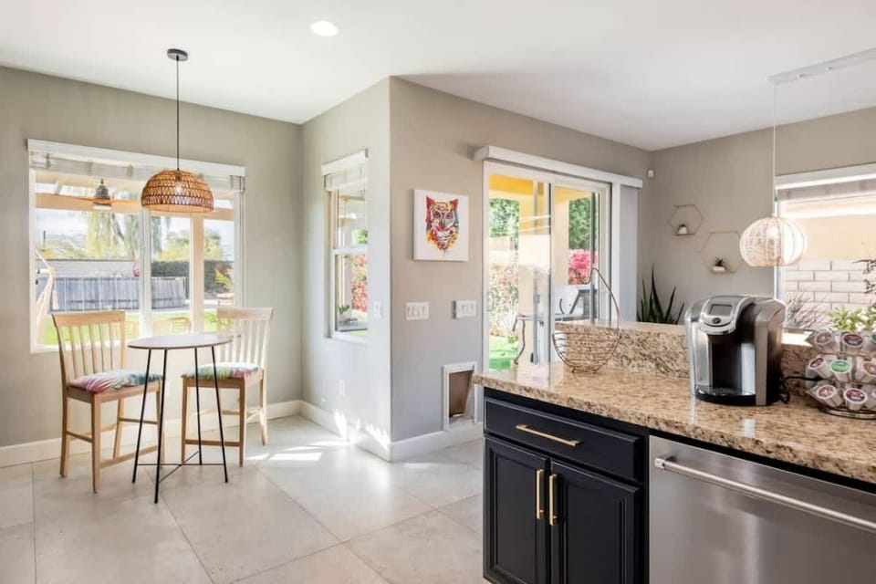 Ample-sized Kitchen
