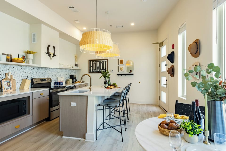 Fully equipped kitchen.