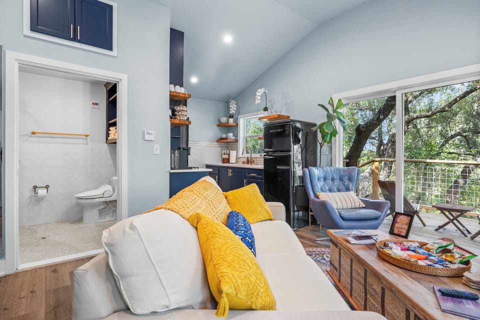 Cottage Living - Pullout Couch