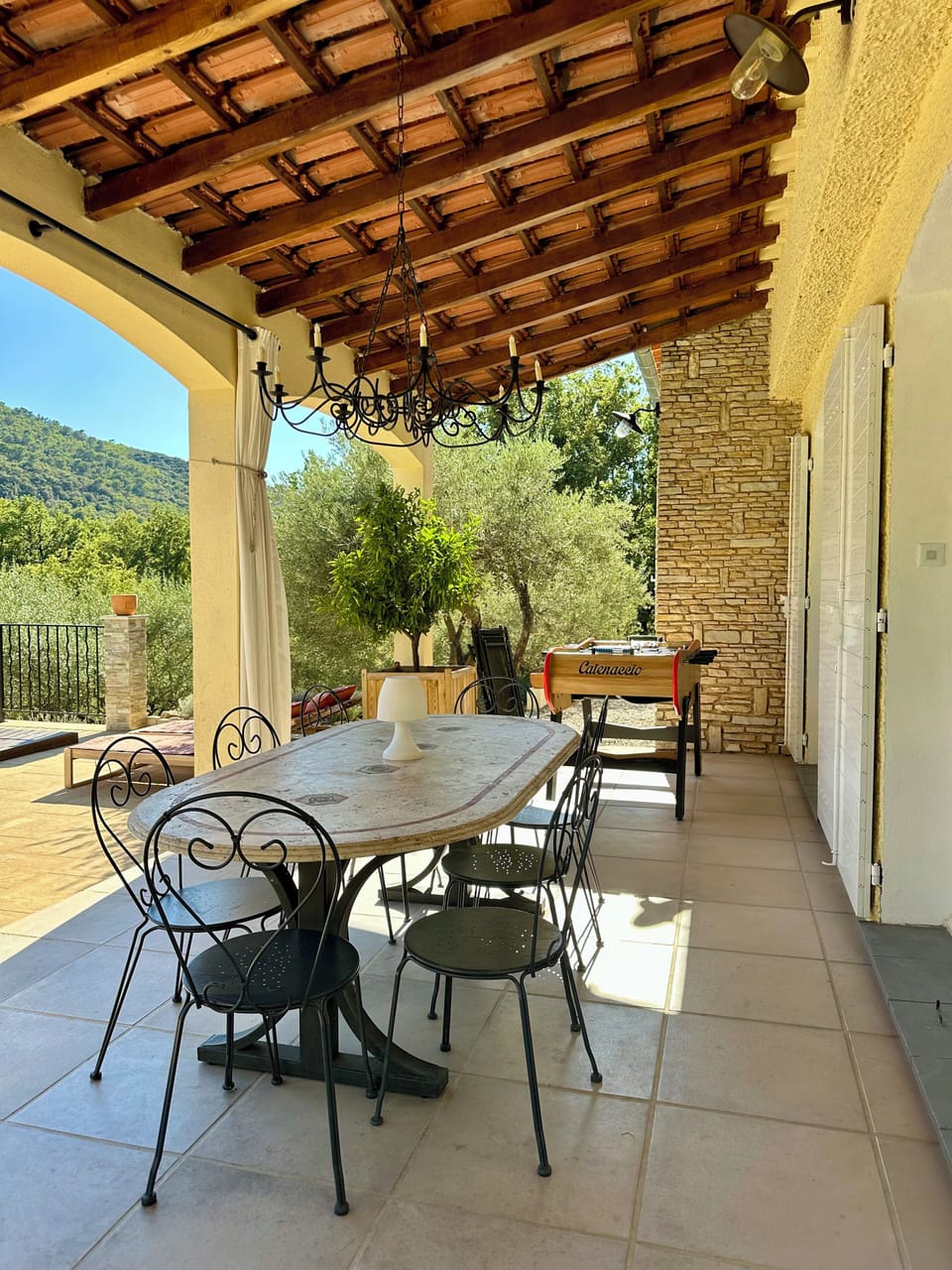 Outdoor dining