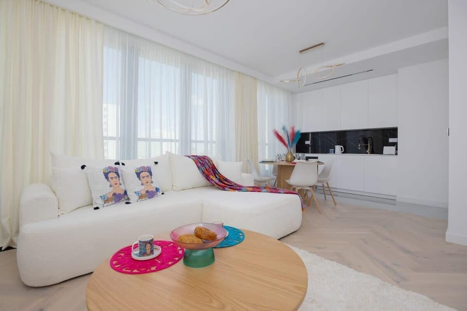 Spacious living area with dining table – Open-plan layout ideal for gatherings.

