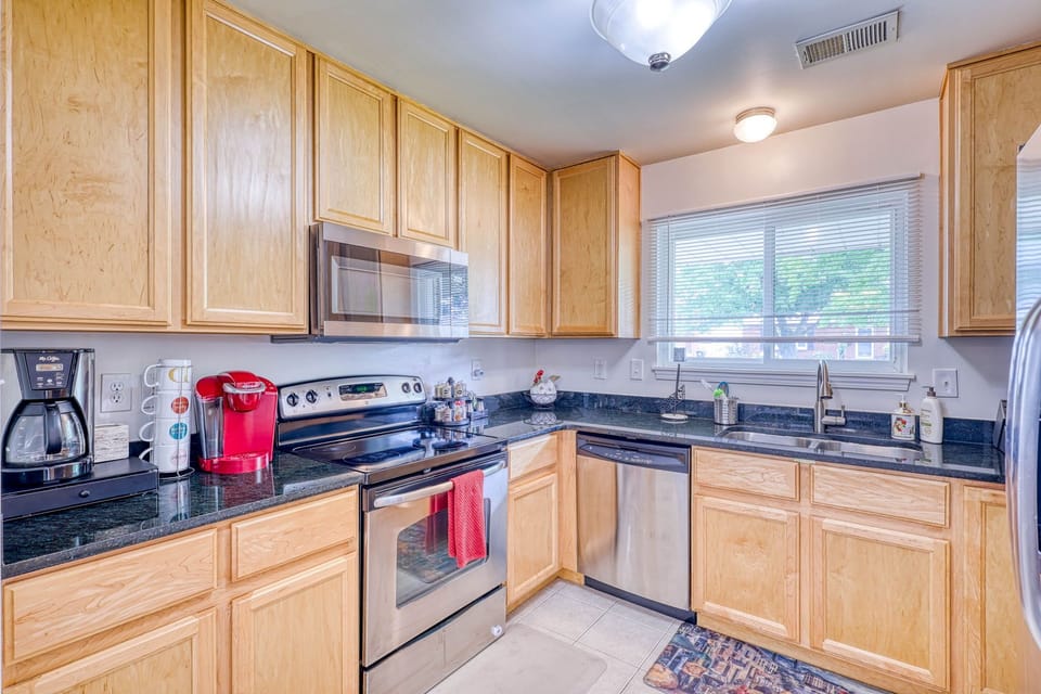 Stove, dishwasher, coffee make & more!