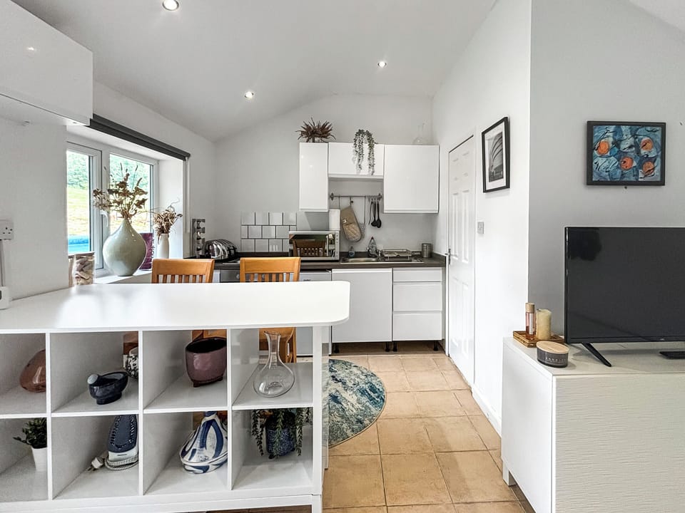 Kitchen | The Cottage - Five Gables, Merstham