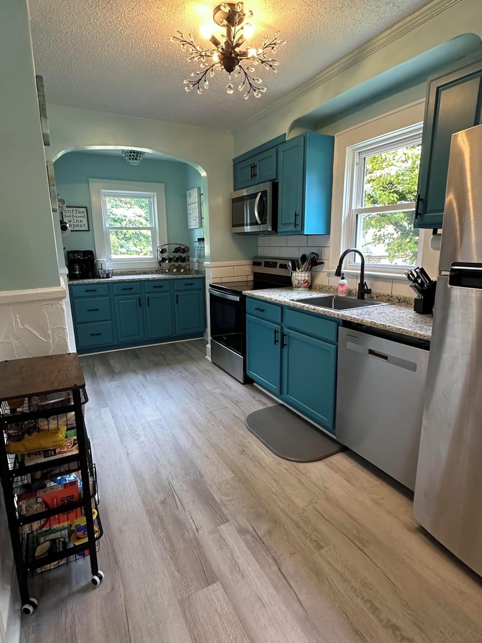 Well-equipped kitchen with everything you need to cook a great meal!