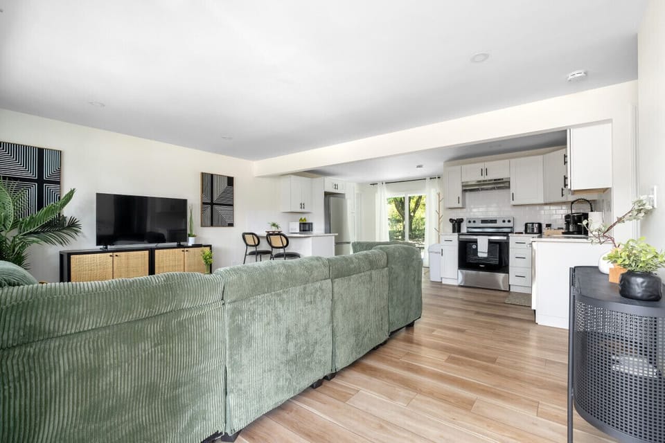 Living Room Open to Kitchen