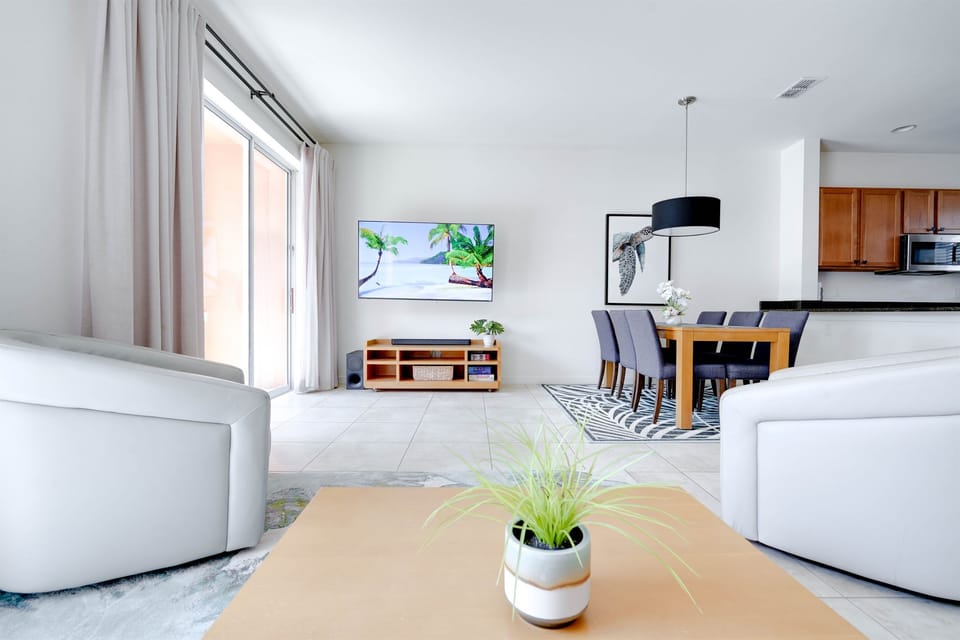 Open concept living/TV room