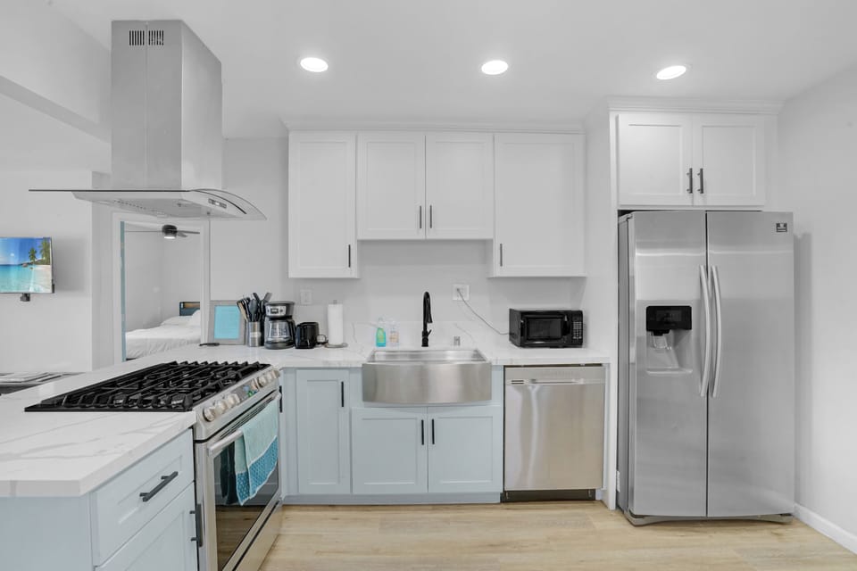 Fully Stocked Kitchen with all new appliances