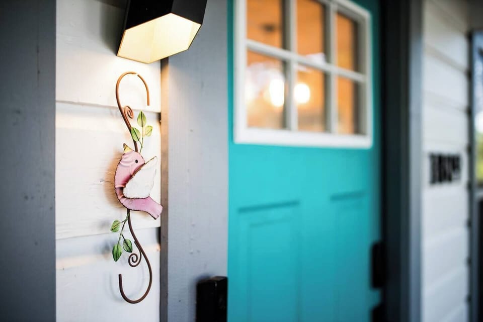 The home is located at the most popular tourism spot: east austin, where most of the top restaurants, bars, food trucks are.