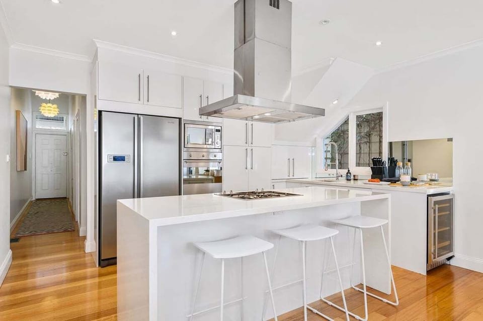 KITCHEN: Modern kitchen featuring sleek finishes and spacious design.