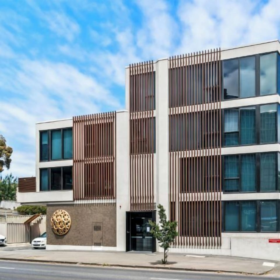 FRONT: Curated by Tim Gurner in collaboration with renowned designer David Hicks, the apartment delivers an unbeatable inner urban lifestyle bathed in northern light. The design reflects the iconic terrace townhouse style of London and New York.